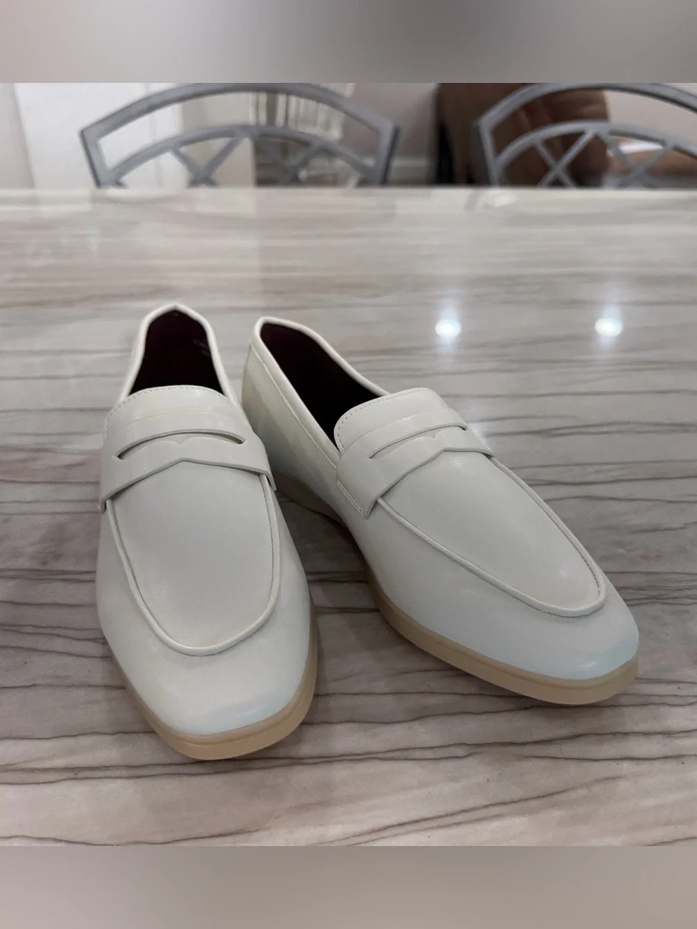 CUSHIONAIRE Jetset Off White Penny Loafers Memory Foam Women’s Size 8W